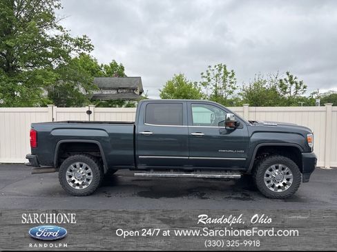 Used 2019 GMC Sierra 2500 Denali w/ Duramax Plus Package AWD/4WD image 1