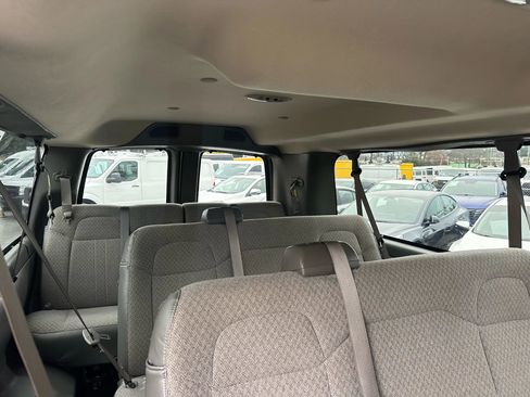 Used 2018 Chevrolet Express 3500 LT w/ LT Preferred Equipment Group image 16