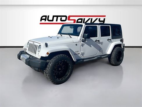 Used 2018 Jeep Wrangler Unlimited Sahara image 3