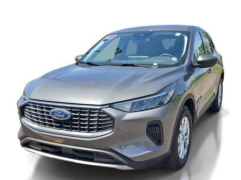 Certified 2023 Ford Escape Active w/ Tech Pack #1 AWD/4WD image 2