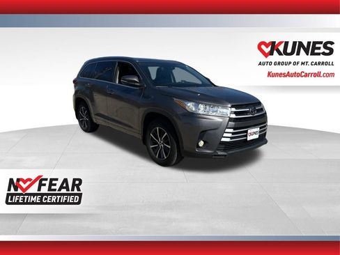 Used 2017 Toyota Highlander XLE AWD/4WD image 1