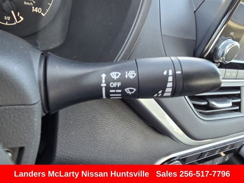 Used 2024 Nissan Altima 2.5 S image 22
