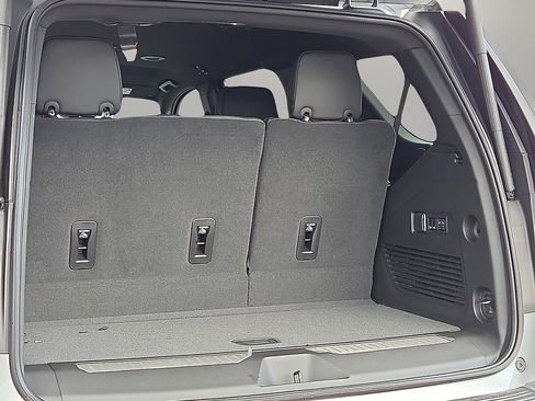 New 2026 GMC Yukon Denali image 9