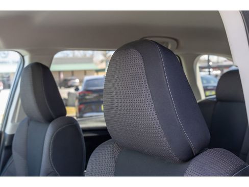 Used 2020 Subaru Outback Premium image 17