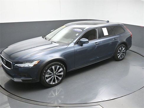 Certified 2025 Volvo V90 B6 Cross Country Plus image 45
