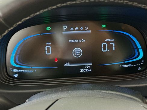 Used 2025 Hyundai Venue SEL image 19