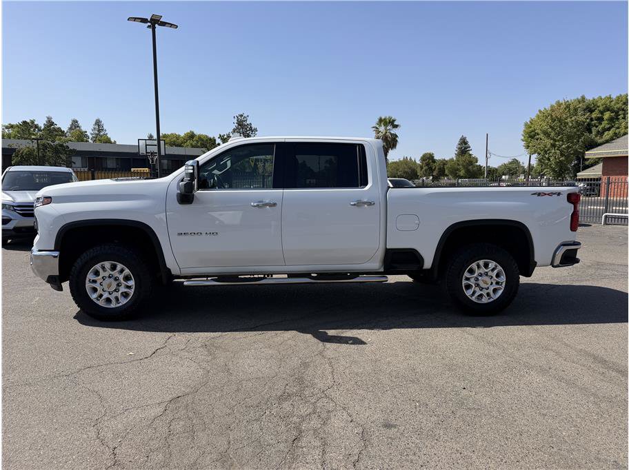 Used 2024 Chevrolet Silverado 2500 LTZ AWD/4WD image 7