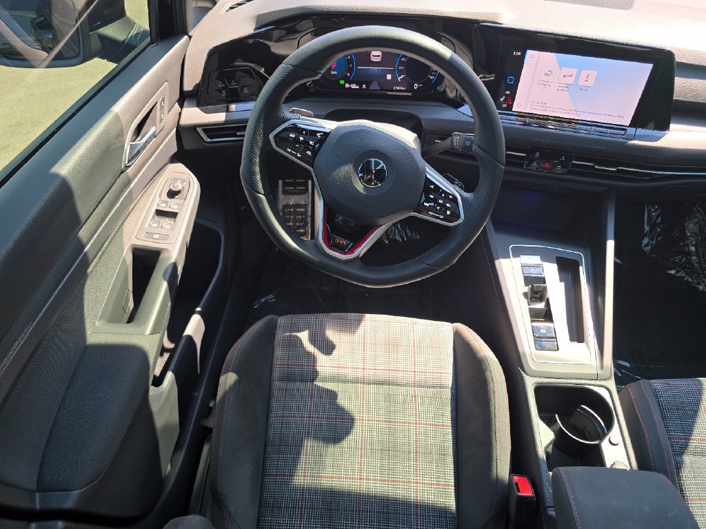 Certified 2022 Volkswagen GTI SE FWD image 30