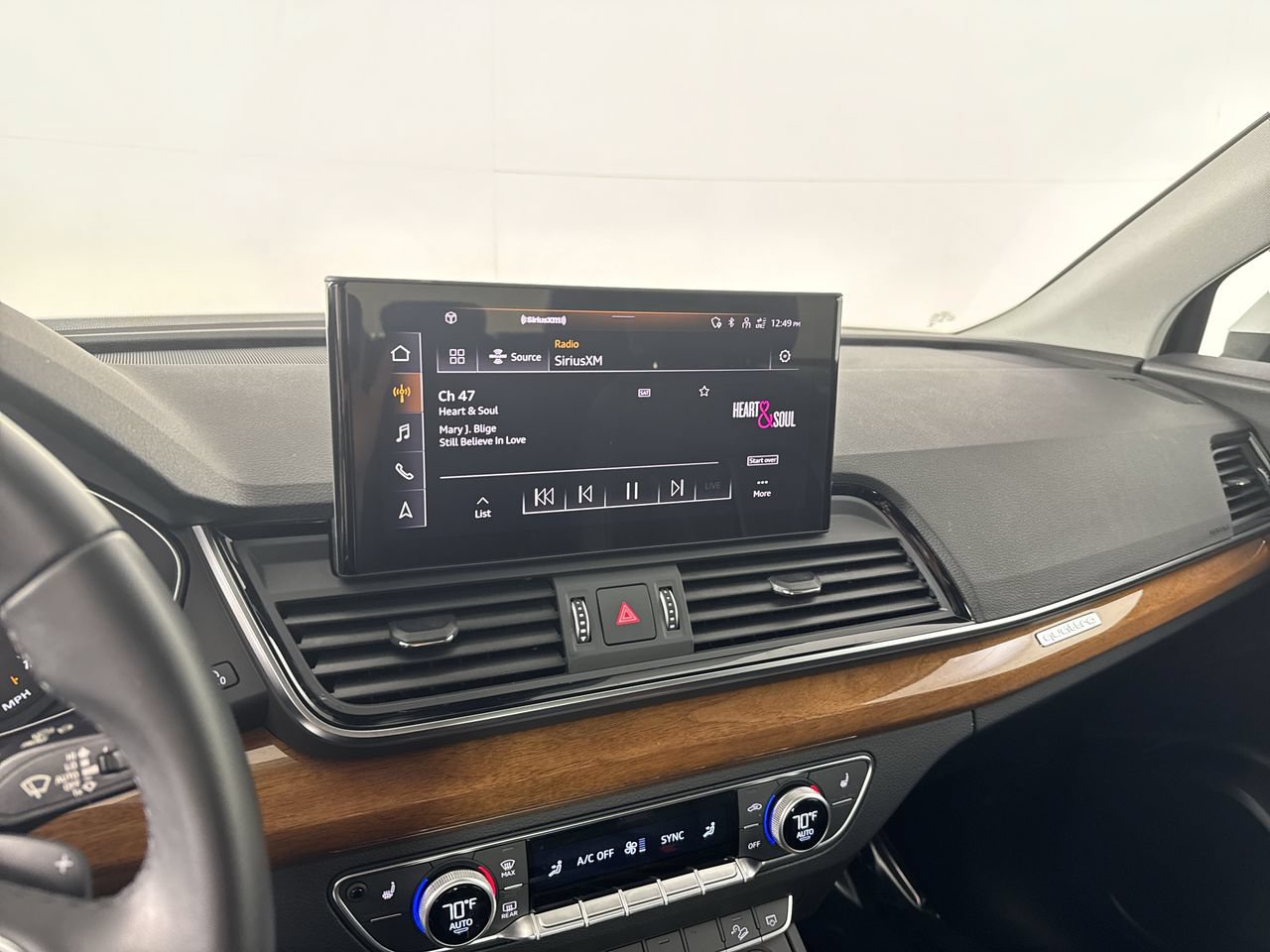 Used 2023 Audi Q5 2.0T Premium w/ Convenience Package AWD/4WD image 11