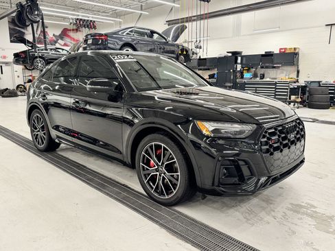 Certified 2024 Audi SQ5 Prestige image 3