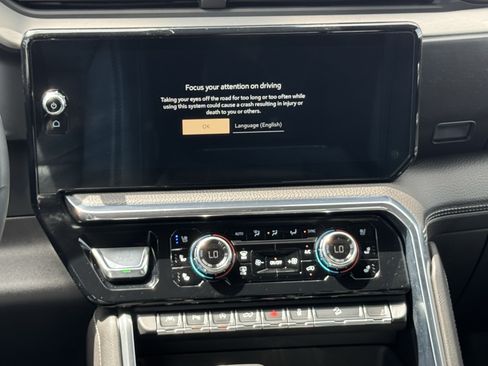 Used 2025 GMC Sierra 1500 Denali w/ Technology Package AWD/4WD image 16