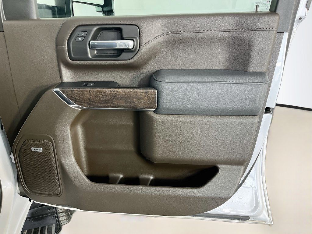 Used 2022 GMC Sierra 3500 Denali w/ Denali Ultimate Package AWD/4WD image 37
