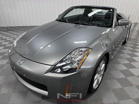 Used 2004 Nissan 350Z Touring RWD image 5