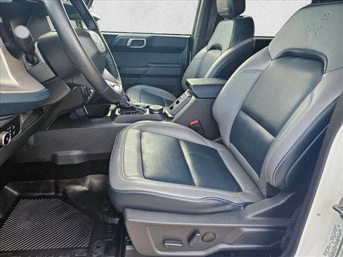 Certified 2024 Ford Bronco Outer Banks w/ Sasquatch Package image 16