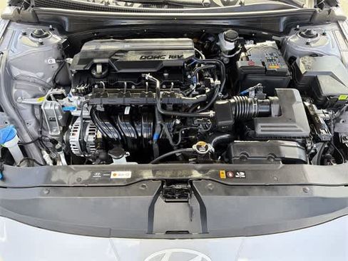 Certified 2025 Hyundai Elantra Limited image 11