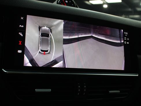 Used 2022 Porsche Cayenne Platinum Edition image 65