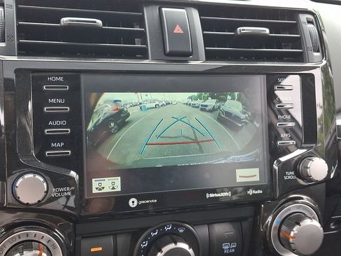 Used 2022 Toyota 4Runner TRD Off-Road Premium AWD/4WD image 18