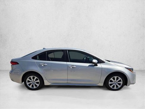 Used 2024 Toyota Corolla LE FWD image 4