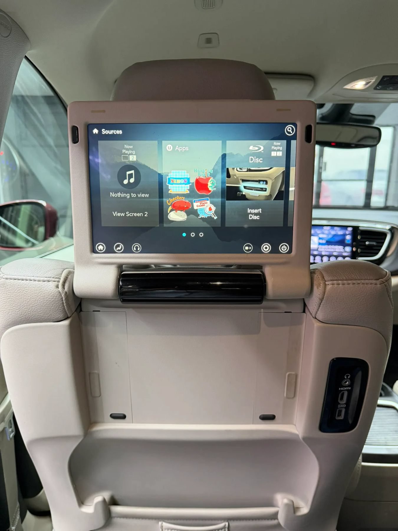 Used 2018 Chrysler Pacifica Touring-L Plus w/ Advanced Safetytec Group FWD image 28