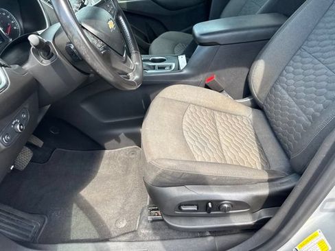 Used 2020 Chevrolet Equinox LT AWD/4WD image 16