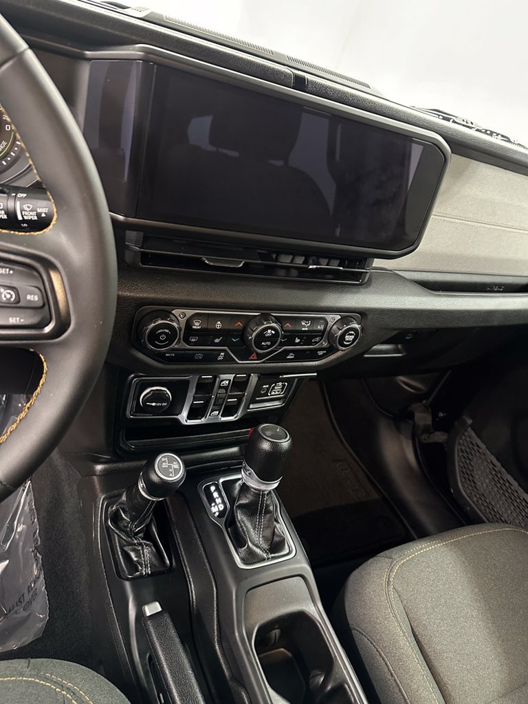 Used 2024 Jeep Wrangler Unlimited w/ Convenience Group AWD/4WD image 14