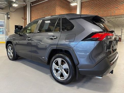 Used 2019 Toyota RAV4 Limited w/ Carpet Mat Package AWD/4WD image 5