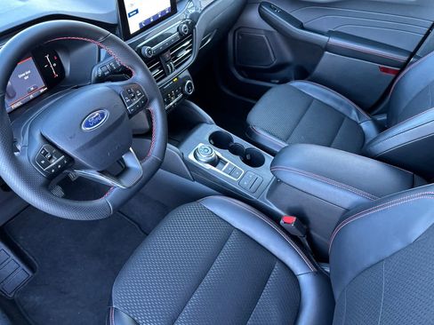 Certified 2025 Ford Escape ST-Line image 11