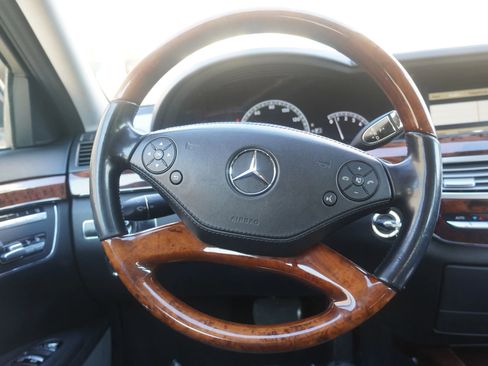 Used 2010 Mercedes-Benz S 550 4MATIC image 29