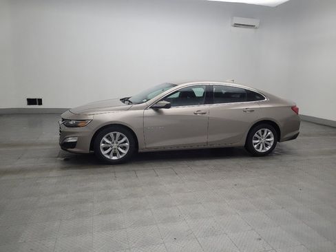 Used 2025 Chevrolet Malibu LT FWD image 2