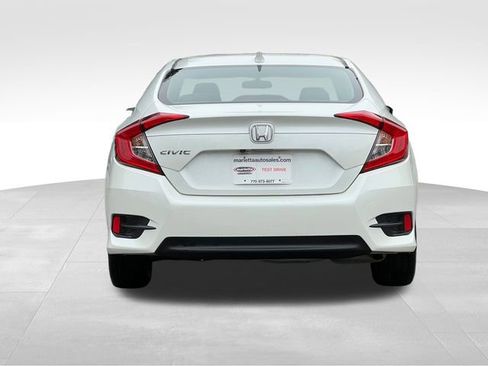 Used 2018 Honda Civic EX image 4