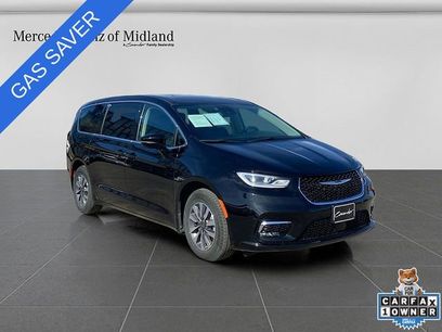 Used 2024 Chrysler Pacifica Limited