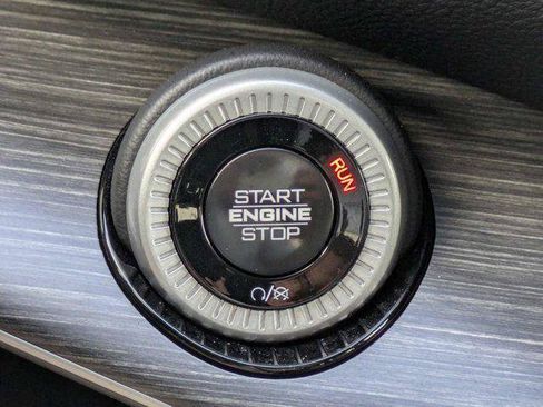 Certified 2024 Jeep Wagoneer Series II AWD/4WD image 31