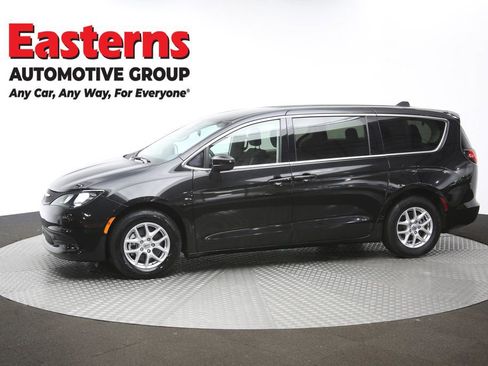 Used 2022 Chrysler Voyager LX FWD image 60