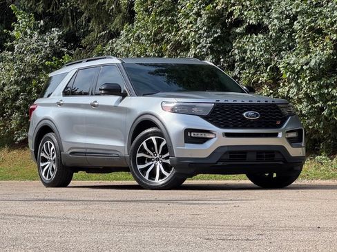 Used 2021 Ford Explorer ST w/ Equipment Group 401A AWD/4WD image 2