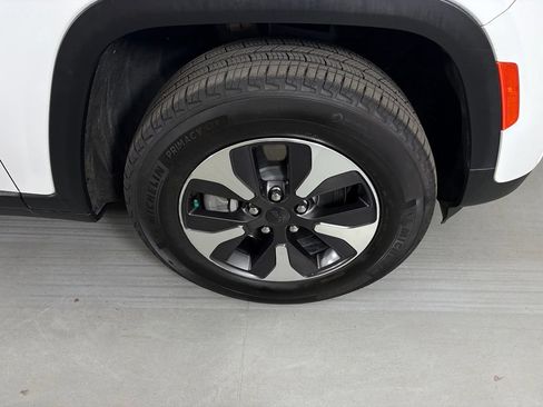 Used 2024 Jeep Grand Cherokee Limited 4xe AWD/4WD image 9