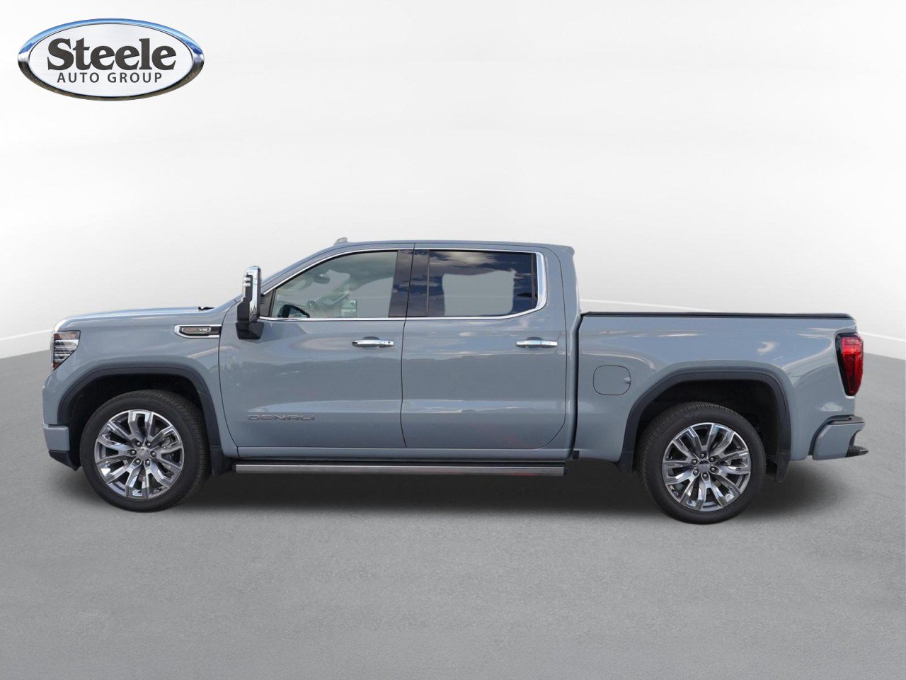 Used 2025 GMC Sierra 1500 Denali AWD/4WD image 4