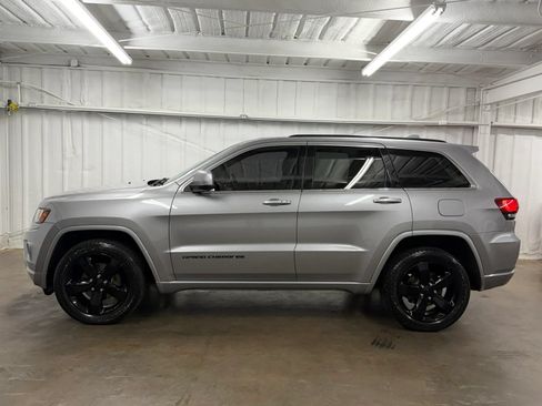 Used 2015 Jeep Grand Cherokee Altitude AWD/4WD image 9