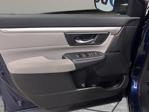 Used 2017 Honda CR-V LX image 10