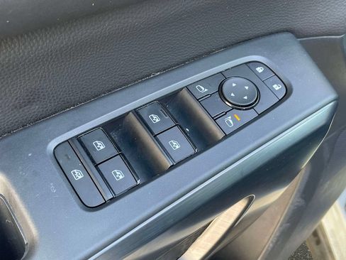 Used 2025 Nissan Pathfinder Rock Creek AWD/4WD image 23