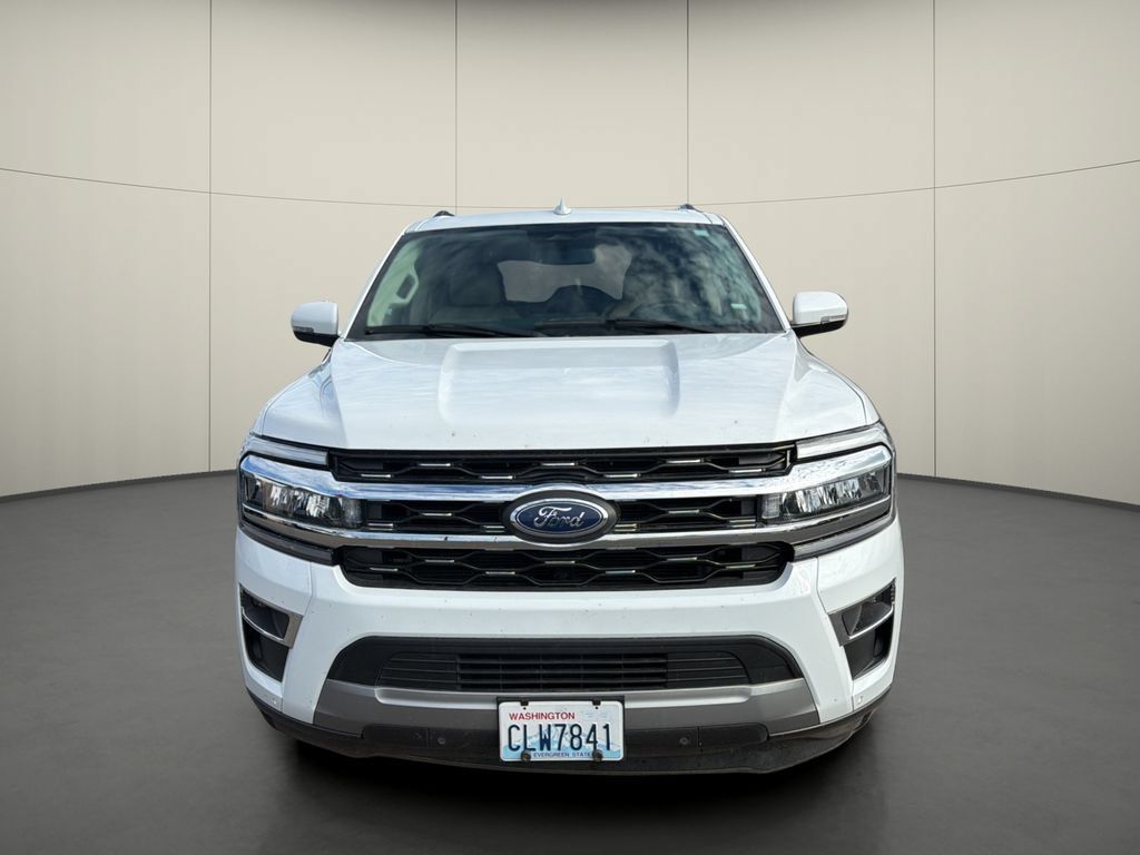 Used 2024 Ford Expedition Limited AWD/4WD image 2