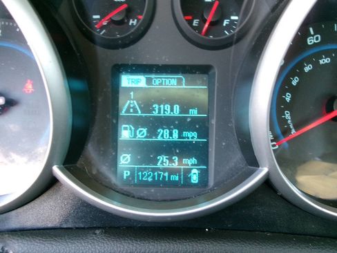 Used 2014 Chevrolet Cruze LS image 13