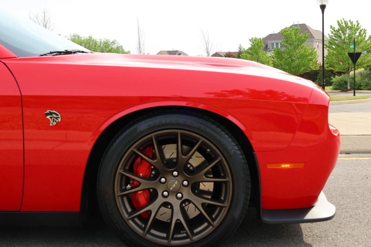 Used 2017 Dodge Challenger SRT Hellcat RWD image 19