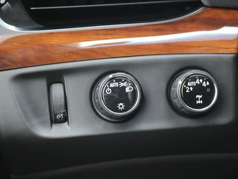 Used 2019 Cadillac Escalade Luxury image 16