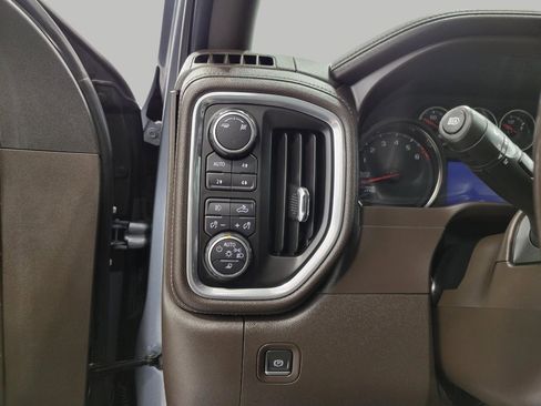 Used 2019 Chevrolet Silverado 1500 LTZ AWD/4WD image 11