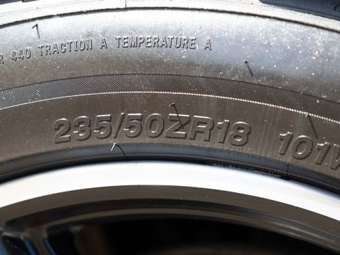 Used 2024 Ford Mustang Premium image 9