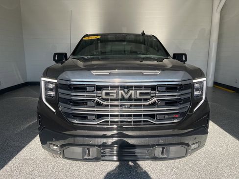 Used 2024 GMC Sierra 1500 AT4 w/ Technology Package image 8