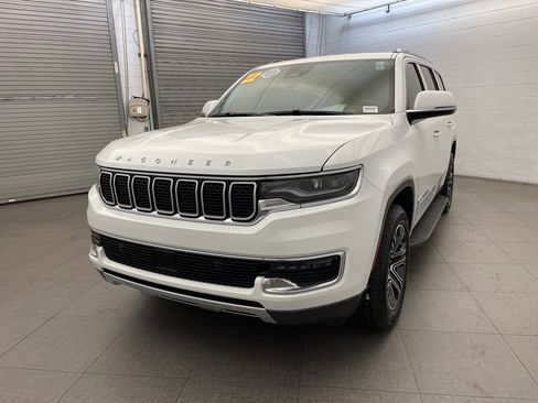 Used 2022 Jeep Wagoneer Series III image 3