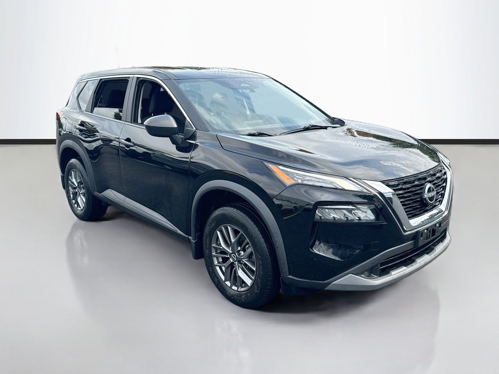 Used 2023 Nissan Rogue S AWD/4WD image 1