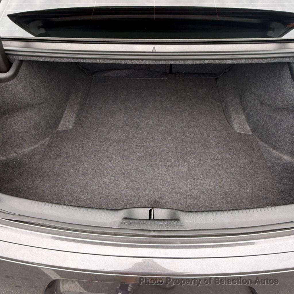 Used 2023 Chrysler 300 Touring w/ Sport Appearance Package RWD image 39