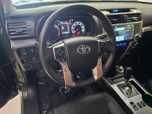 Certified 2022 Toyota 4Runner Limited AWD/4WD image 2